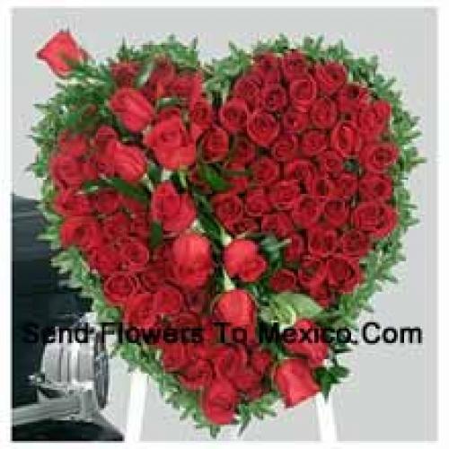 Beautiful Heart Shaped 100 Red Roses