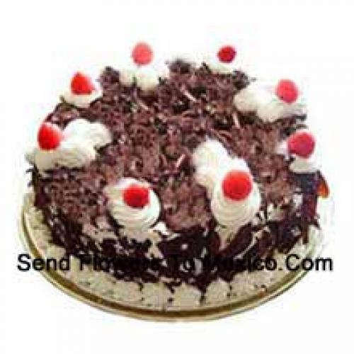 1/2 Kg Magnificent Black Forest Cake